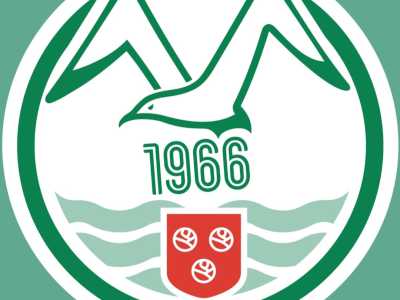 Tra i professionisti c�� anche il Monopoli, attualmente in serie C. Quest�ultima compagine, assieme al Molfetta Sportiva e al Bitonto � l�unica della provincia ad aver affrontato nella sua storia il Bari in incontri ufficiali